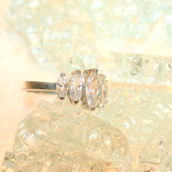 Vintage Sterling Silver Ring size 8 - Picture 6 of 8